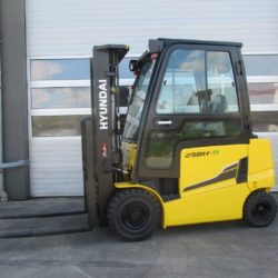 wozki-widlowe-hyundai-elektryczne--2200-2500-3000-3500kg-80V-010