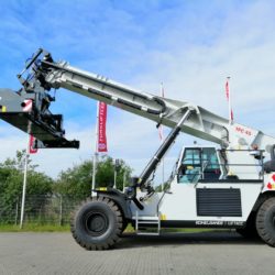 KONECRANES-Reachstacker-07