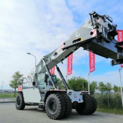 KONECRANES-Reachstacker-08